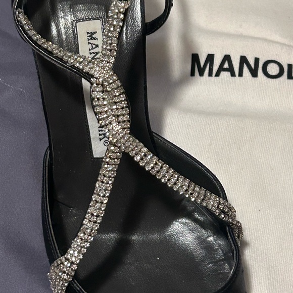 Manolo Blahnik Italian Craftsmanship - Picture 5 of 10